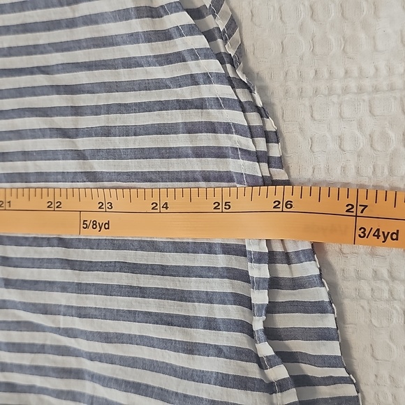 Super light and thin old navy striped button-down - Picture 7 of 8